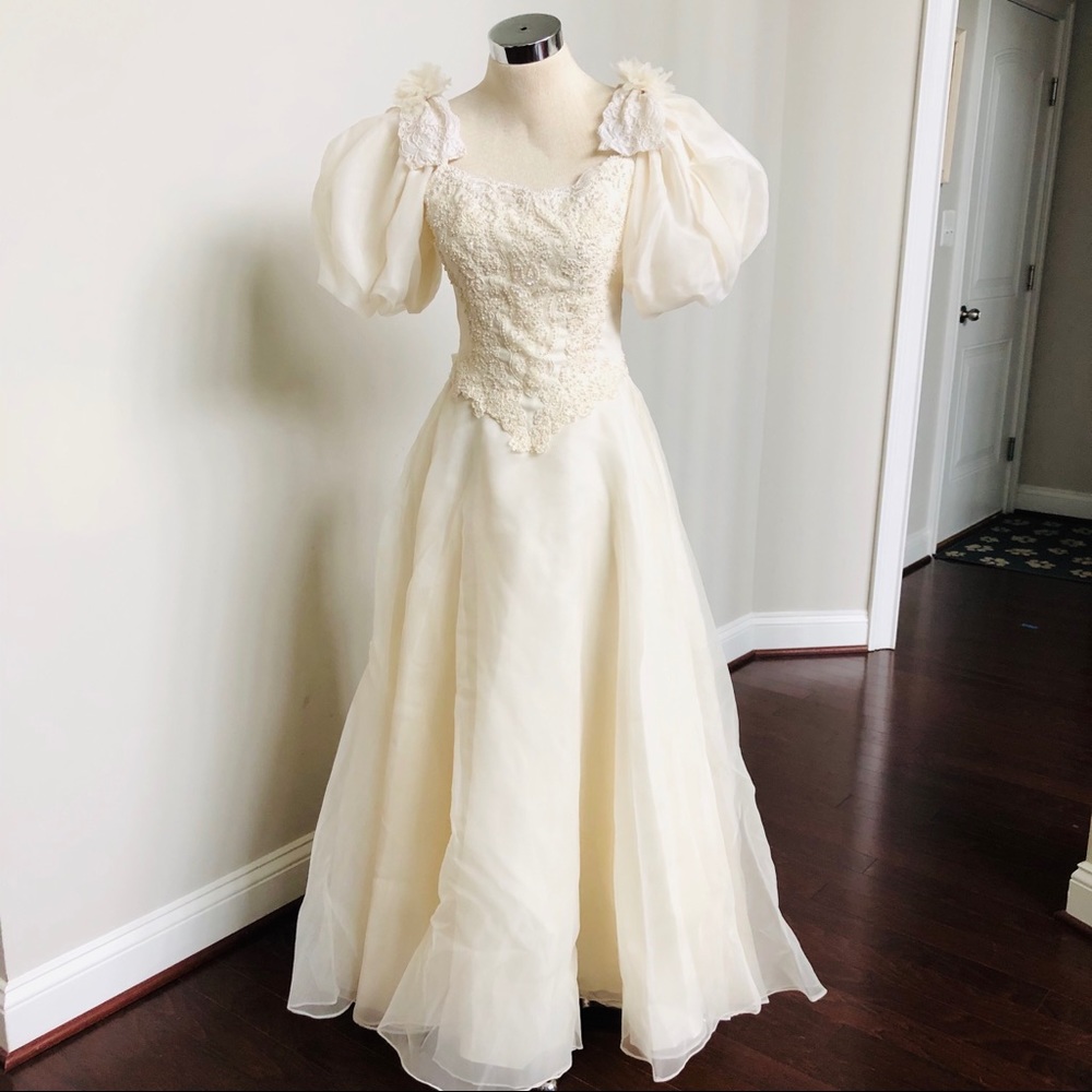 VTG Ivory Cream Beaded Puffy Sleeves Wedding Dress